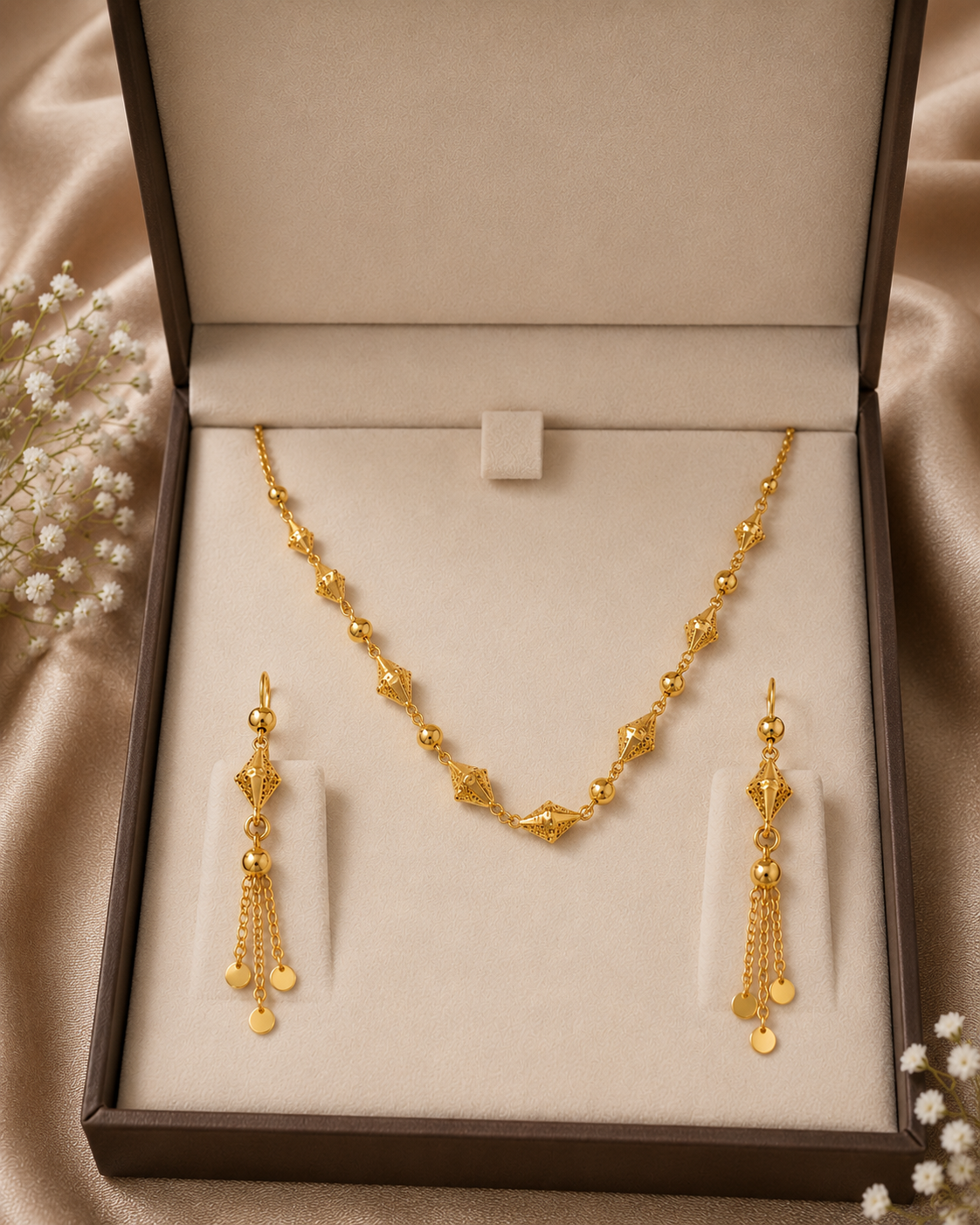 Elegant jewelry necklace set by ZAMORA MART featuring intricate design and shining craftsmanship, perfect for special occasions.