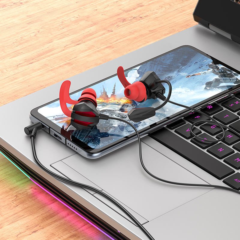 ZAMORA MART gaming microphone with adjustable mic arm and black design for clear voice capture during gaming sessions